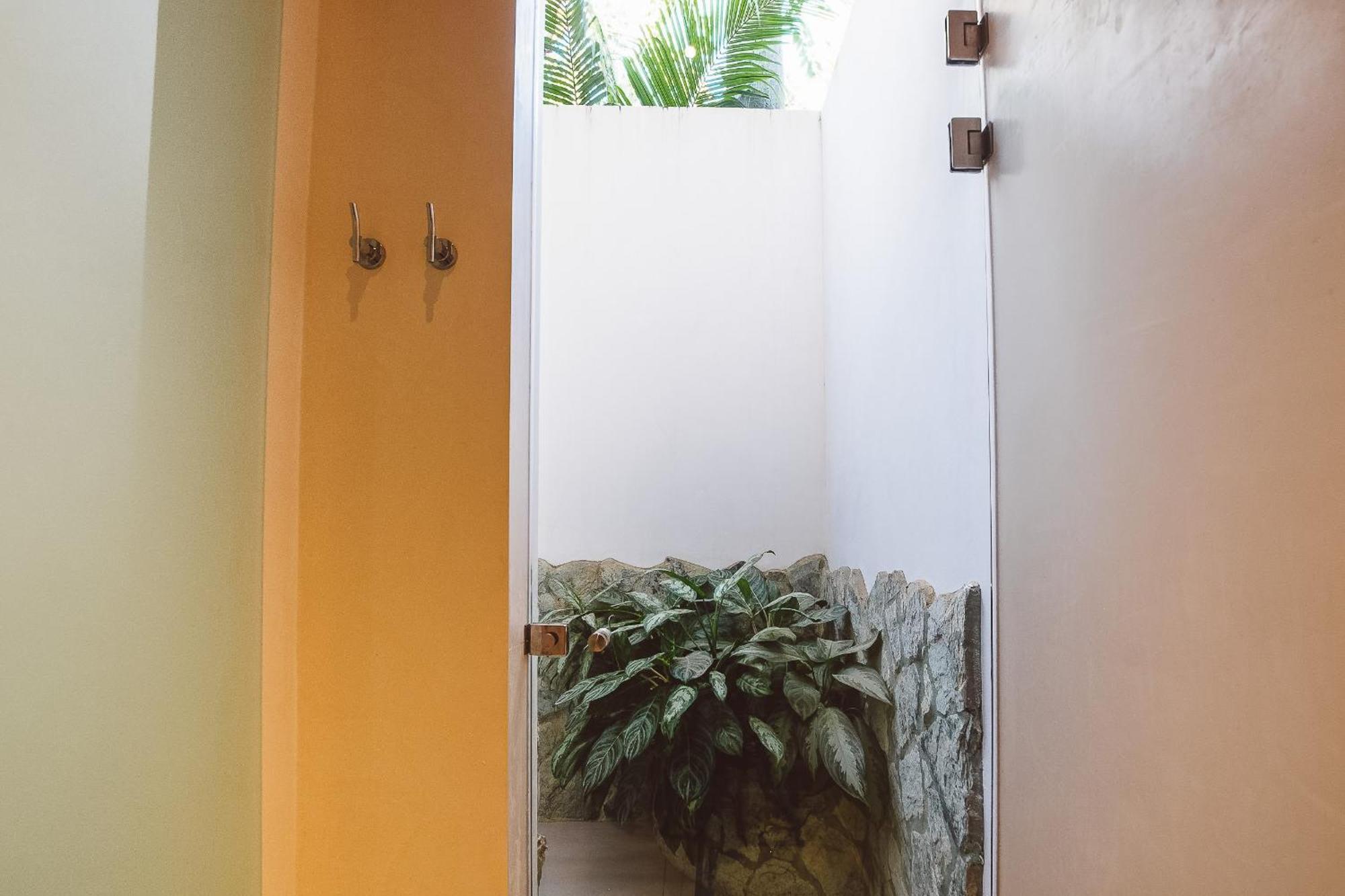 Iluminar Beachfront Suites Nosara Phòng bức ảnh