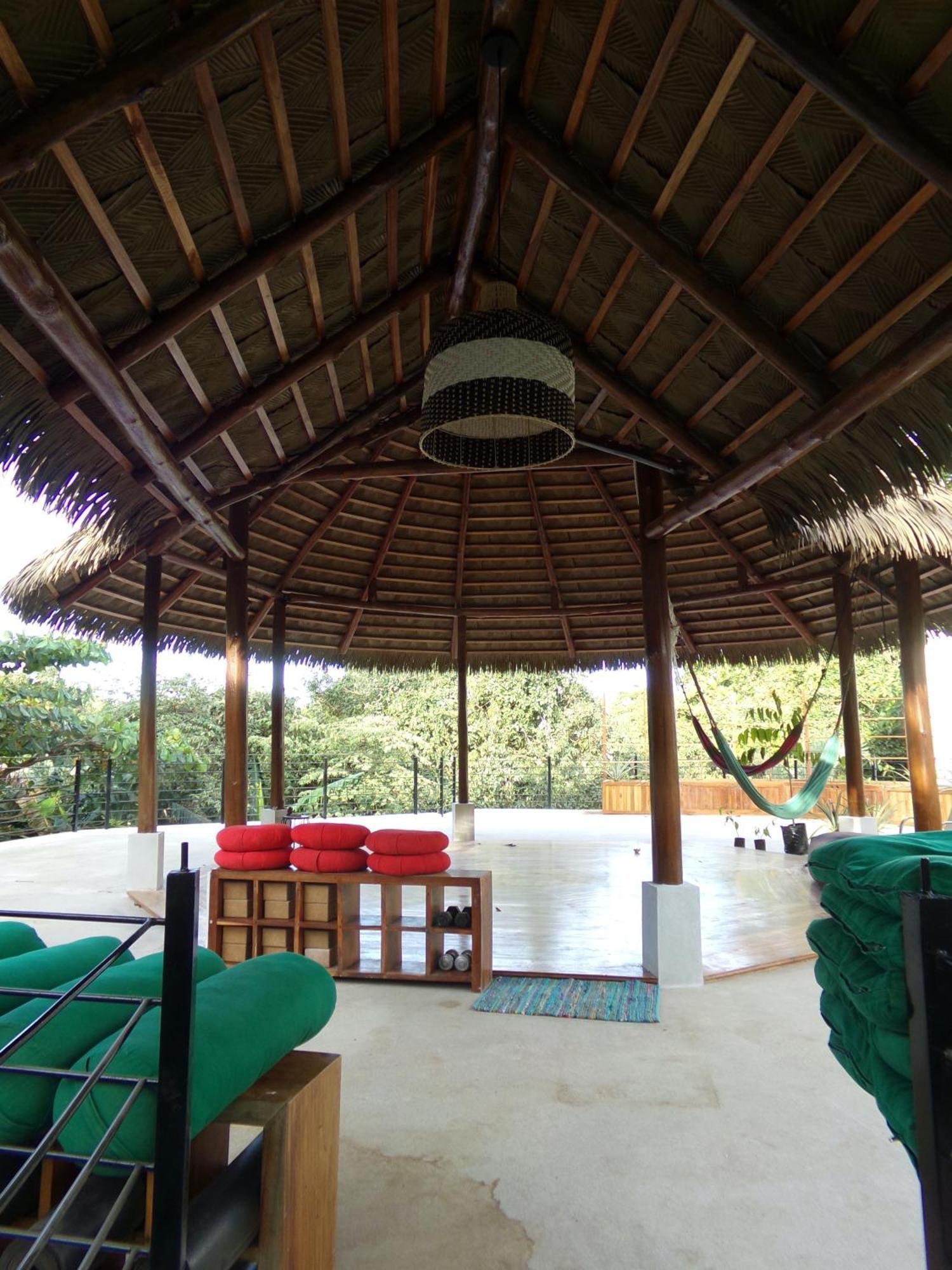 Iluminar Beachfront Suites Nosara Phòng bức ảnh