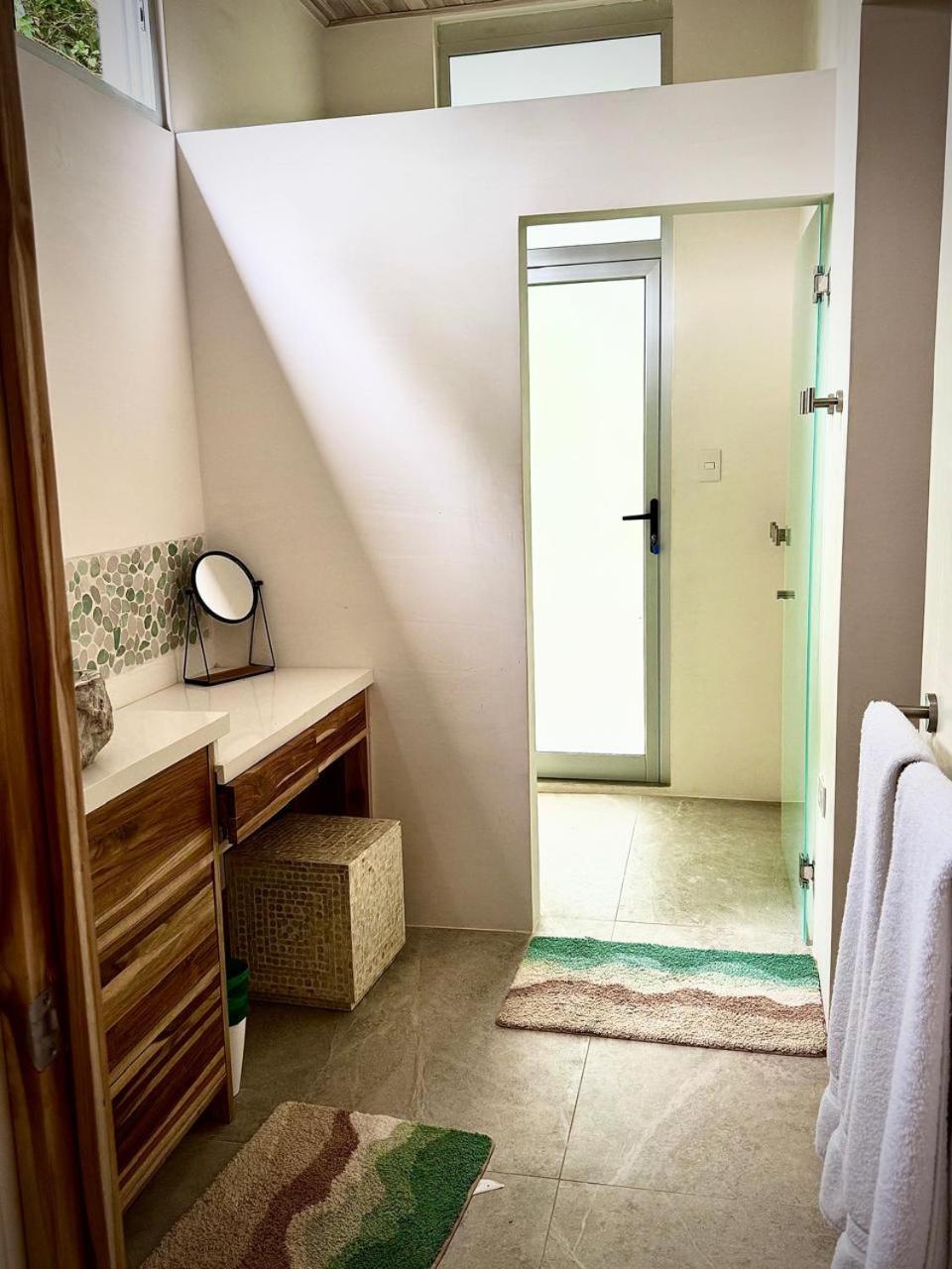 Iluminar Beachfront Suites Nosara Phòng bức ảnh